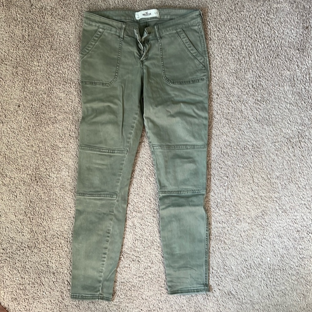 Hollister size 28 jean legging.